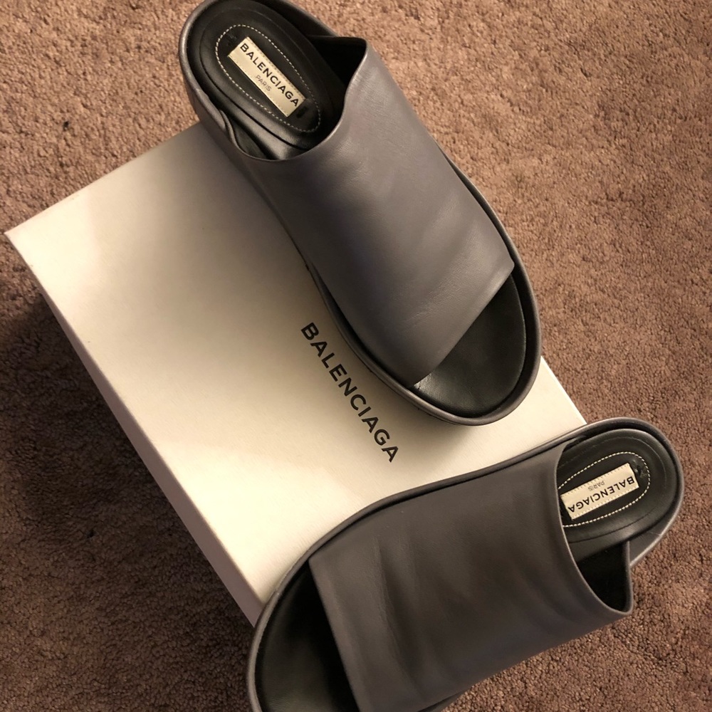 Balenciaga Gray Women’s sandal size 6.5
